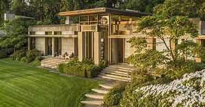 Jeff Bezos reportedly sells Seattle-area mansion, breaks WA record