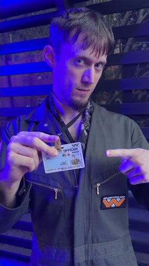 Immersive Alien Screening at a Pool Party With Live Actors