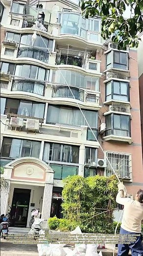 Lowering Supplies Safely: A Simple Rope-and-Pulley System for High-Rise Delivery
