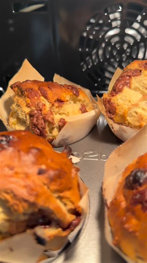 Ntokozo Dube on Instagram: "Sanibonani 😁, baking brings the joy😁 and the mess 🍰 Let the Sunlight Rhamno power take care of all the stubborn dirt , grease and the mess while you trial out different recipes and dishes🤭 leaving my kitchen fresh, calm, and reset. Unbeatable on stains. Effortless on cleanup #SunlightUltraPower #SunlightCutsGrease #ntokozojoydube_kwamfana #fyp #trendingvideo #baking"