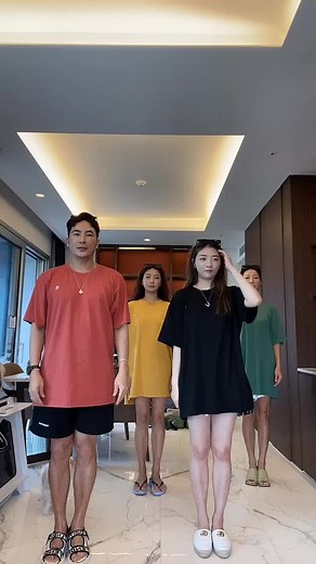 강원도 #세인트존스호텔 가족 여행 입성 기념 춤사위 ㅋㅋ 춤 한 번 추고 가실게요~ㅋ #48세부부 와 #26살딸 #21살딸 #신나요 #fyp #추천떠라 #추천뜨게해주세요