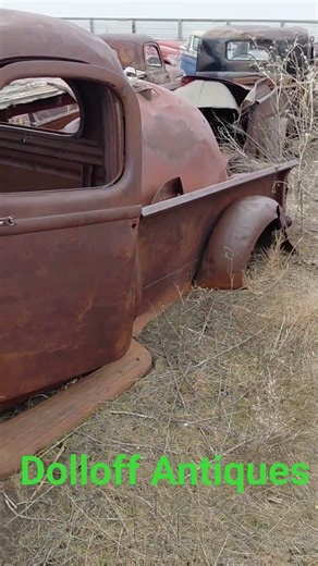 1940 International pickup truck in stock. #oldtruck #antiquetrucks #ratrod #patinatruck