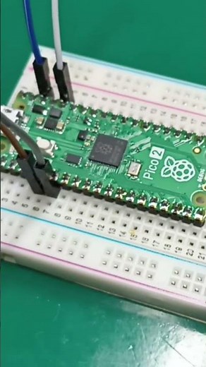 SHT21 temperature and humidity sensor with Raspberry Pi Pico 2