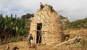 How the Dorze in Ethiopia make ‘beehive’ houses from bamboo that last a lifetime | Aeon Videos