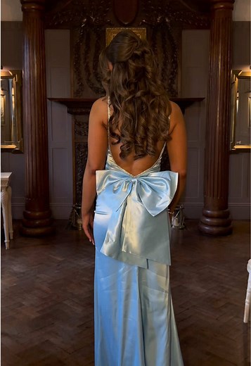 Enchanting Blue Gown for Prom Nights