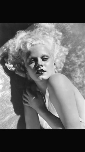 Happy birthday anniversary to the gorgeous Jean Harlow, who was born on this day in 1911. It's too bad her life was cut so tragically short. What's your favorite performance? #classicmovies #jeanharlow