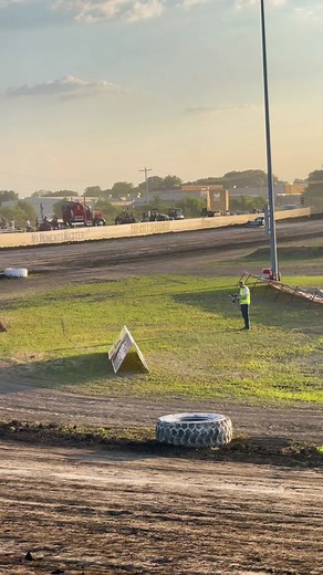 On The Gas🤌 #dirttrackracing #dirtracing #latemodel #worldofoutlaws