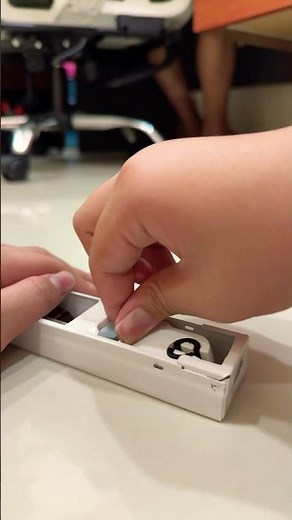 How to install fluorescent lights ‪@LightAndInflatesChannel‬