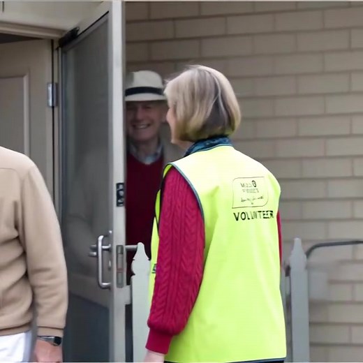 🚗💙 Every day, our incredible Meals on Wheels SA volunteers hit the road — delivering delicious, nutritious meals and friendly smiles to 5,000 different homes across South Australia! That’s 5,000 moments of connection, care, and kindness — every single day. 💕 A huge thank you to our amazing volunteers who make this possible. You’re the heart of our community! 💪🍽️ #MealsOnWheelsSA #VolunteersMakeADifference #CommunityCare #KindnessDelivered | Meals on Wheels SA