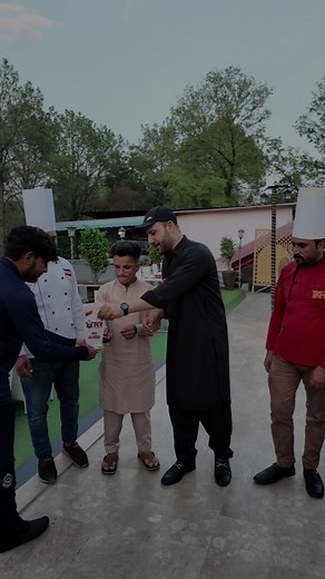 Collaborate with us on video and enjoy a fantastic dinner with @tahirkhan