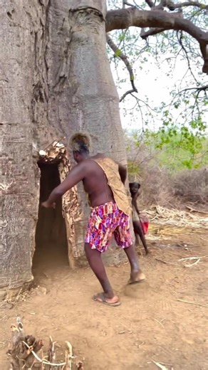 Tribal Man Sees a Zoo for the First Time… and Calls His Tribe for an Easy Hunt!” 🐅🔥#shortvideo