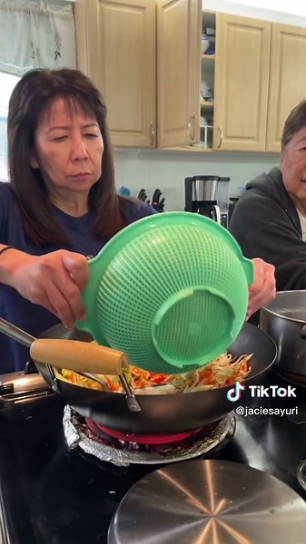 Delicious Chow Fun Noodle Recipe | Cooking Tutorial