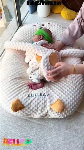 How Do I Keep My Baby Comfortable After Feeding? Use the Baby Anti-Spit Milk Slope Pillow!#Shorts