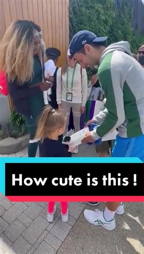 🎥 IG/sport.klub 🎾 Novak Djokovic asking Venus Williams to sign his kids' autograph books at Wimbledon. Cute. #tennis #tennislegend #tennistiktok #tennisplayer #novakdjokovic #djokovic #wimbledon #wimbledon2022 #venuswilliams #tenniskids #tennisfans #tennisvideo #tenis #tennisfans