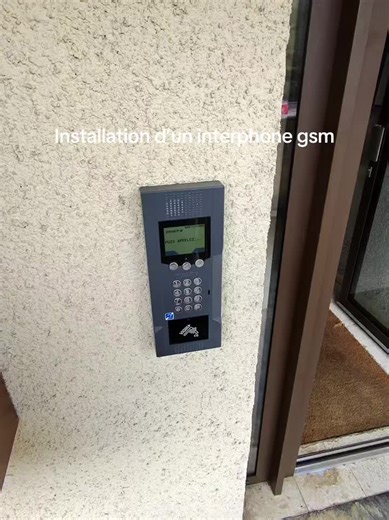Installation d’un interphone gsm dans un immeuble #interphone #électricité #chantier #gsm