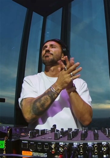 What a night Friday was 🌅 58 floors above London with the sun setting over the city… proper special one. Full stream drops tomorrow on @Beatport 🙏