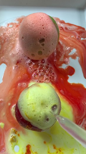 Erupting into fall vibes with this apple volcano! 🍎🌋 Fusing science and the season, we created a colorful eruption using faded apples, baking soda, and vinegar. Fall-ing in love with hands-on learning! 🍂🔬🍁 #AppleVolcano #FallScienceFun #happytoddlerplaytime #fallactivites #fallkidscraft #fallcraft #kidsactivities #appleactivity #