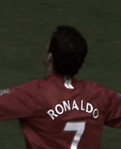 هدف كريستيانو رونالدو الرائع في يونيو 2011