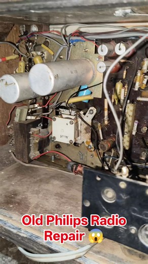 Rahul Rahul on Instagram: "Old Philips Radio Repair 😱"