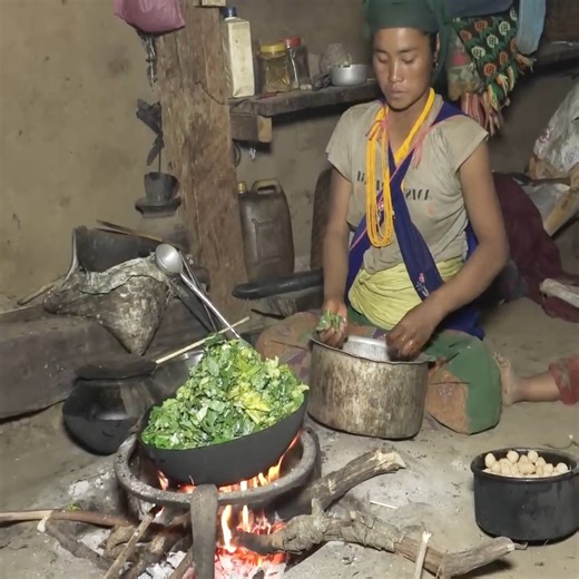 305K views · 2.4K reactions | Cooking curry of green vegetables by using primitive technology | Breno Lewin | Facebook
