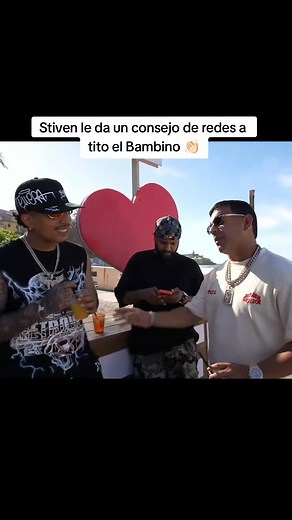 Mr Stiven aconsejando a Tito el bambino. | Mr tc reels