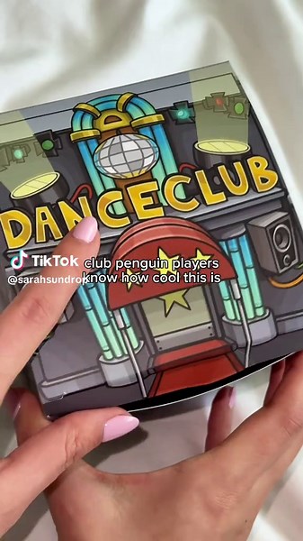 Club Penguin players to the front! 2000s nostalgia reunion