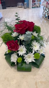 Flower centerpiece design arrangement #flowers #flores #flowerarrangement #floraldesign #flowerbouquet | Satisfied Florist
