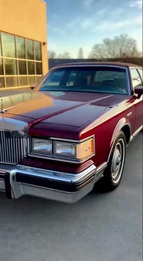 Classic 1980s Lincoln Town Car Restoration — Signature Series Brought Back to Life!