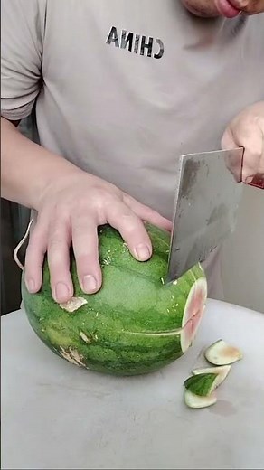 How to Cut Watermelon into Stunning Fruit Art – Amazing Carving Skills You Must See!