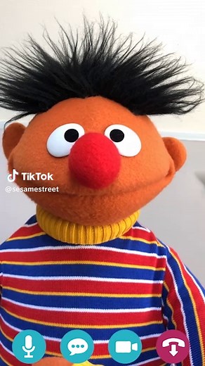 ⏸️ Move and groove with our ol' pals Bert and Ernie! 🪩💛🧡
