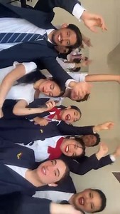 🎉 Ambiance de fête à Tanger ! Nos élèves célèbrent leur réussite au diplôme CCA avec énergie et bonne humeur 💃🕺 Chez le groupe Air Form Maroc, la formation c’est aussi des moments inoubliables en équipe ! #stewardess #airform #flightattendant #abidjan #maroc #hôtessedelair #flightcrew #CCA #formationcca #flightattendantlife #arlines #Afrique #Casablanca #AirForm #CabinCrew #tanger | Groupe AIR FORM Maroc