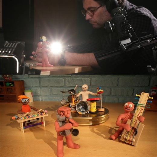 Enjoy an exclusive peek into the making of a truly wonderful moment from the Epic Adventures of Morph! 'Rainy Day' sees the gang showing off their musical skills on keyboard, drums and guitar, giving our talented animators a real challenge to make sure the characters hit the right note... | Morph