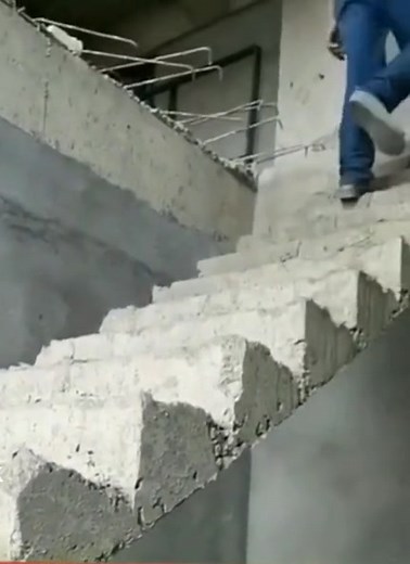 THIS CONCRETE STAIRCASE is a MASTERPIECE💯#concretestairs#concretepour #concretelife #concretewall #curbandgutter #concretefinish #broomfinish #exposedaggragate #powertrowel #powertrowel #concretedisaster #layingbricks #concretetools #insane #horribleconcretework #cement #psiconcrete #diy #disaster #diyconcrete #blowout #drybagconcretepour #concretediy #concretepour