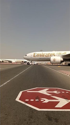 Powerful Tug in Action: Towing the Boeing 777-200LR #boeing777 #pushback