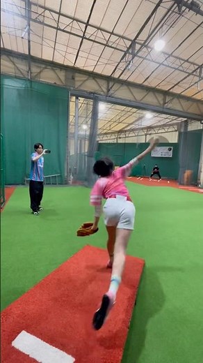 Ayaka Shintani has amazing spring power on par with Moinelo.