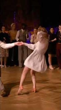 The Fusion of Retrol Dance 🎈#trending #shortvideo #shorts #hashtag #80smusic #youtubeshorts #hit