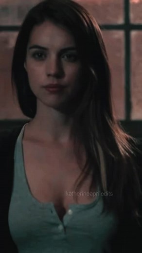 Adelaide Kane como Cora Hale en Teen Wolf