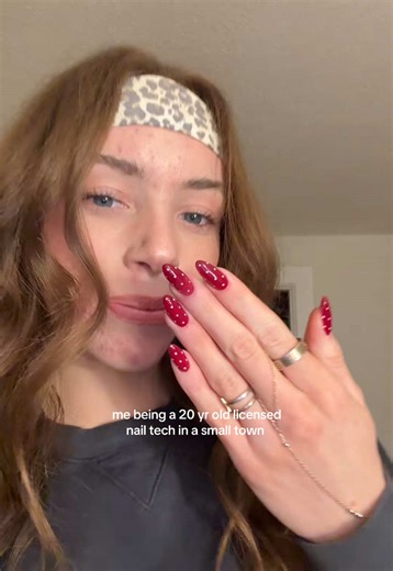 “oh that’s the girl who does nails and is getting married.” 😂💁‍♀️