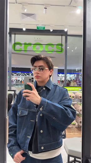 Bobúr Azamov on Instagram: "💥 –50% CROCS ga 💥 Do’stlar, bu haqiqat 🔥 Faqat 3 kun — 19, 20 va 21 dekabr 2ta filialda Crocs butun assortiment uchun narxlarni 2ga bo’ladi🤩 O’zingiz va yaqinlaringizni hursand qilish uchun ajoyib fursat💚 Men o’zimnikini tanladim — cho’zmaymiz, bunday chegirmalar har doim ham bo’lmaydi! 💥 –50% НА CROCS 💥 Ребята, это реально 🔥 Только 3 дня — 19, 20 и 21 декабря в двух филиалах Crocs цены делят пополам на весь ассортимент 🤩 Идеальный момент взять любимые Crocs