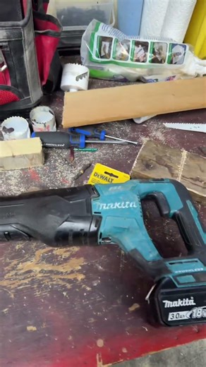 Makita lasts FOREVER!! #makita #tools #shorts #diy #construction