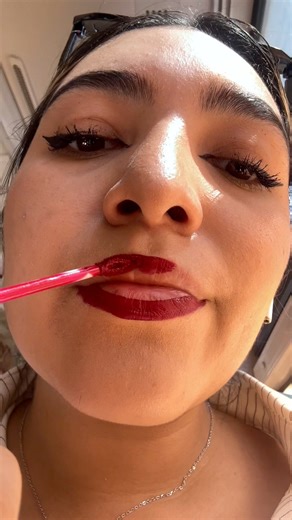 15K views · 302 reactions | Los labios rojos son lo más chuloooooo del mundo amo | Julet Cardona | Facebook