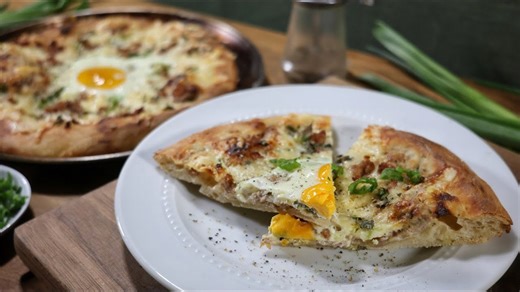 Pizza for breakfast? Meet the sausage & gravy pizza recipe that breaks all the rules