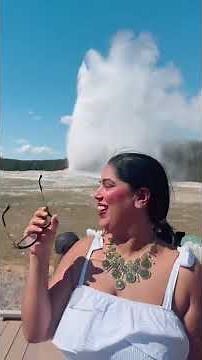 Old, faithful geyser Yellowstone, Wyoming, USA
