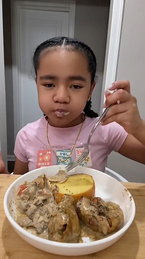 104K views · 1.2K reactions | JERK CHICKEN AND SHRIMP STUFFED SHELLS!!! #jerkchicken #jerkshrimp #jerkpasta #rastapasta #delicious #goodvibes | Aubreyand Nikki | Facebook