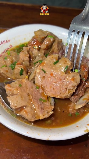 Lunas ya bre buat review bakso dua dara ini. Tonton video nya ya,awas jangan ngiler hehe. Next nyobain bakso apa lagi?? Bakso Dua Dara 📍Ada di video ⏰ 09.00 - 21.00 💰 Bakso Super 32K Rating Pribadi : 9,8/10 #kuliner #kulineran #viral #fyp #video #gorilagembul #fypシ #kulinerjakarta #kulinerkarawang #kulinercikampek #kulinerbogor #kulinerbandung #kulinerpurwakarta #kulinertangerang #kulinercikarang #bakso