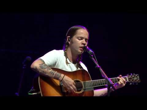 Billy Strings on Willie Nelson's "On The Road Again" Grey Fox 2019
