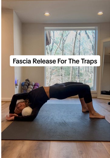 This release targets tension in the upper trap, one of the most common holding patterns I see. Go slow. Breathe. Let your body soften instead of forcing. Start with 30 seconds. Work up to 2–3 minutes as your system allows. This is what I teach here. Follow for more fascia nervous system work.