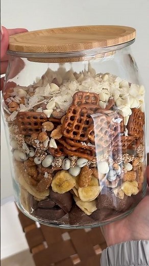 make your own trail mix in 5 minutes only!