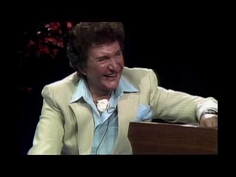 A wonderful Liberace interview * Part 2 (1982)