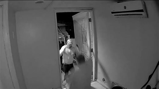 Video shows home invasion robbery in Miami where police say victims were tied up